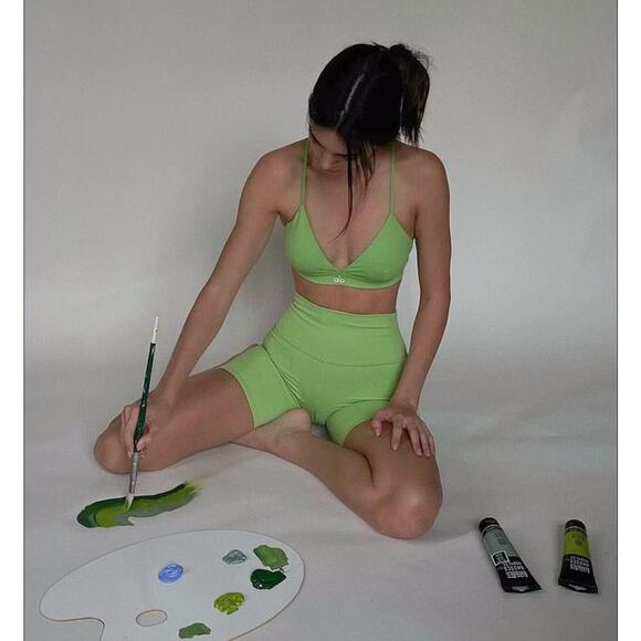 Alo Airbrush High-Waist Biker Short 7" Green Apple Size Small As Seen On - Picture 1 of 11